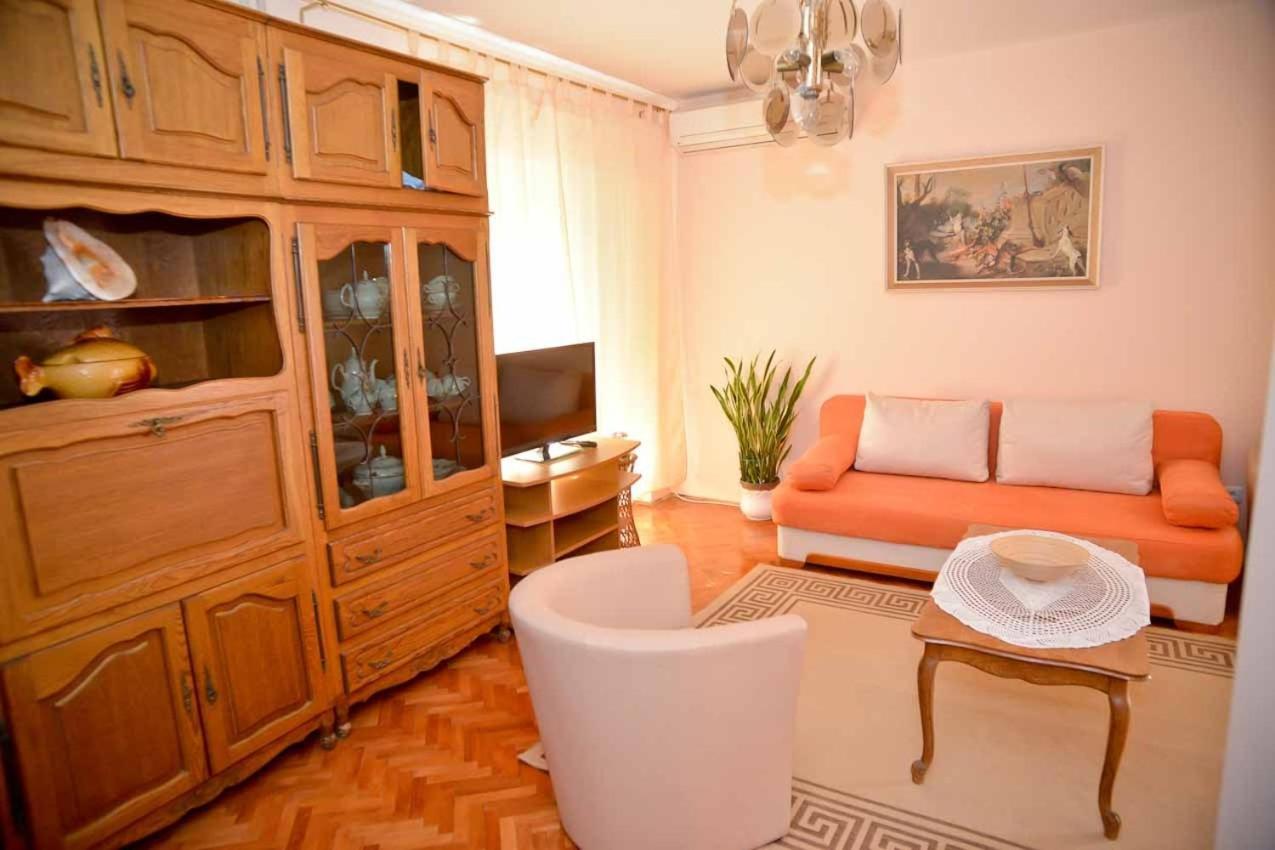 Apartman And Antonio *