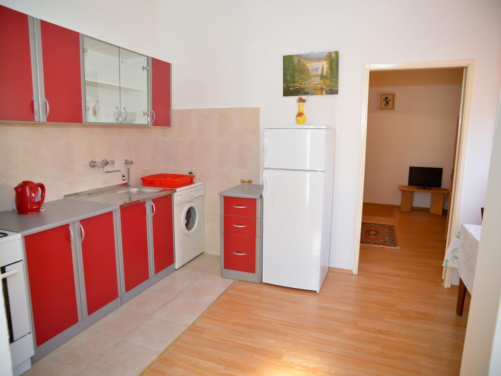 Apartman And Antonio