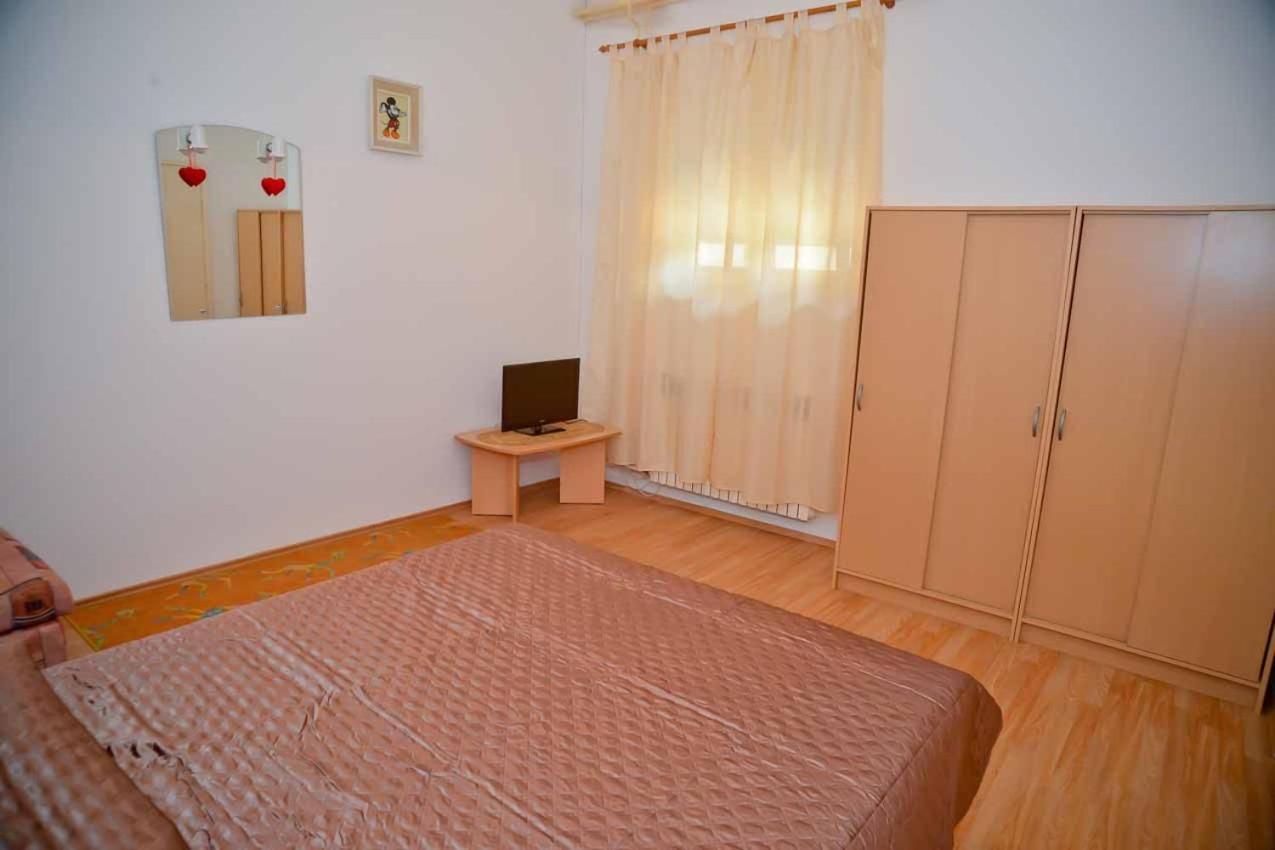 Apartment And Antonio
